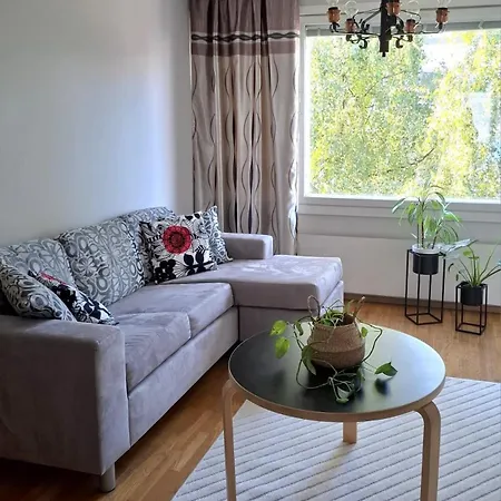 Huoneisto Spacious One-bedroom In The Center, Close To The Train Station Oulu